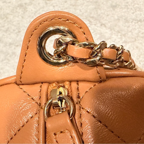 NEW CHANEL 24K Multi-Pocket Camera Bag in Caramel SZ Medium - Picture 13 of 13